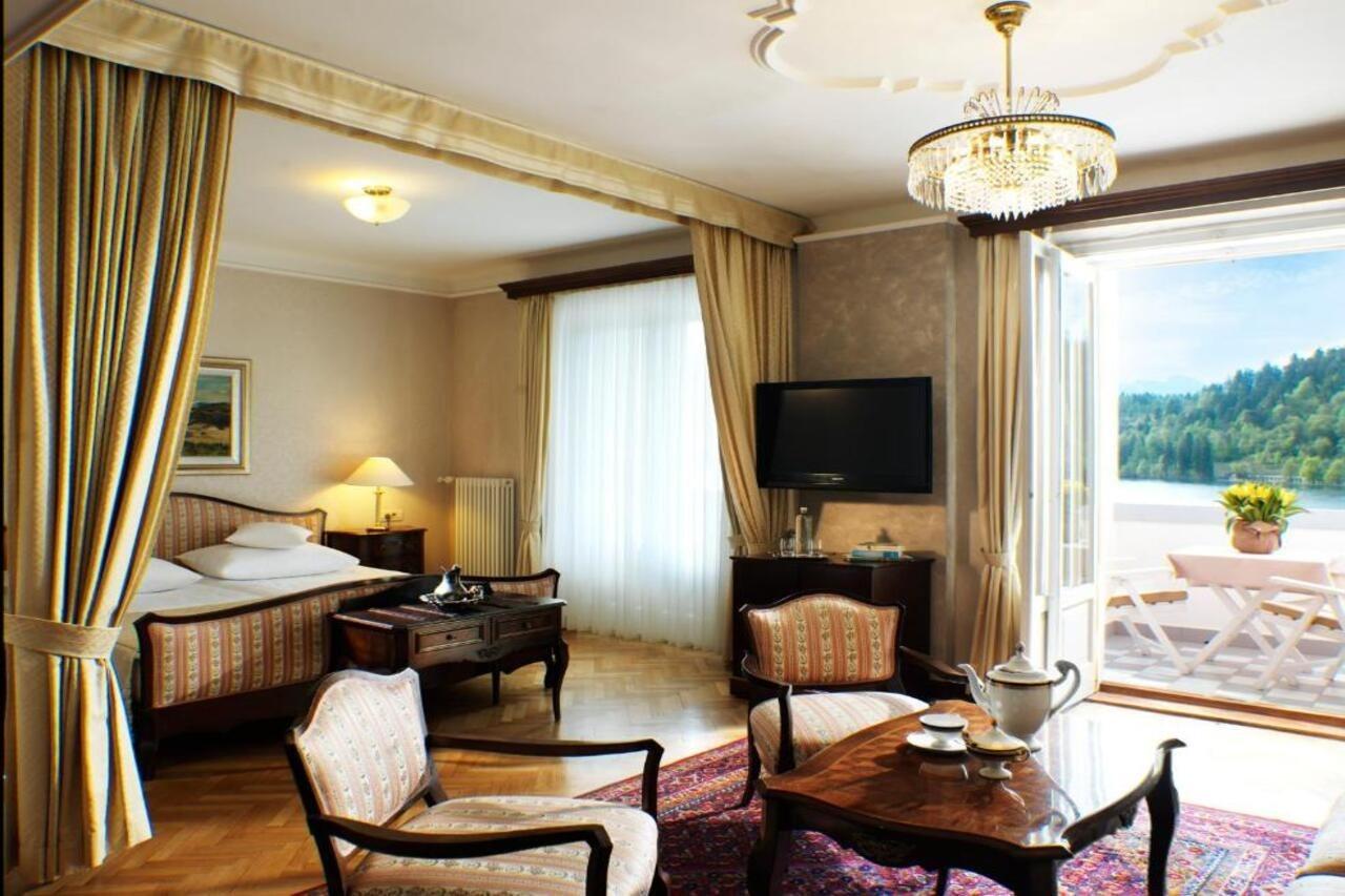 Grand Hotel Toplice - Small Luxury Hotels Of The World Μπλεντ Εξωτερικό φωτογραφία A suite at the Grand Hotel