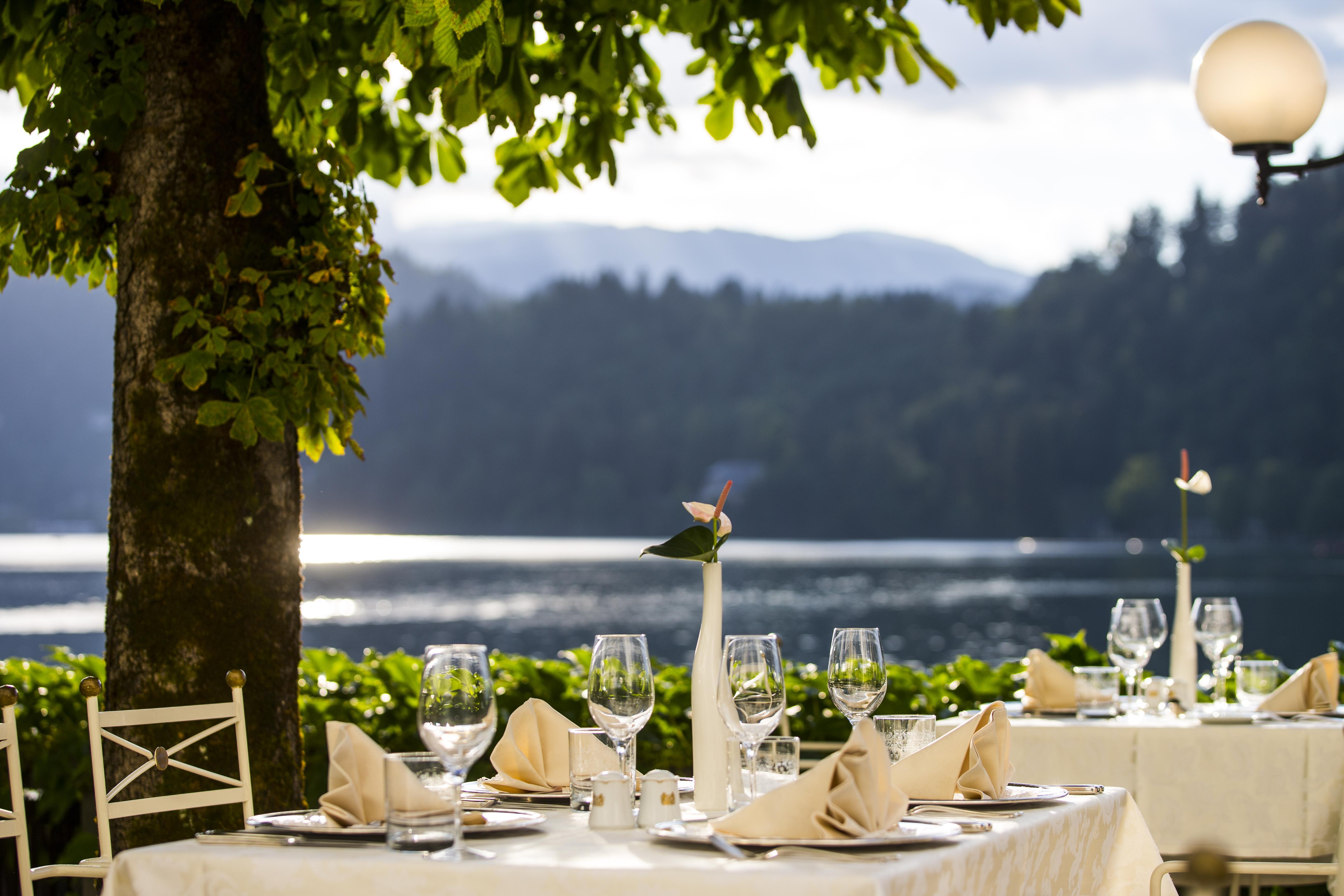 Grand Hotel Toplice - Small Luxury Hotels Of The World Μπλεντ Εξωτερικό φωτογραφία Restaurant "Belvedere"