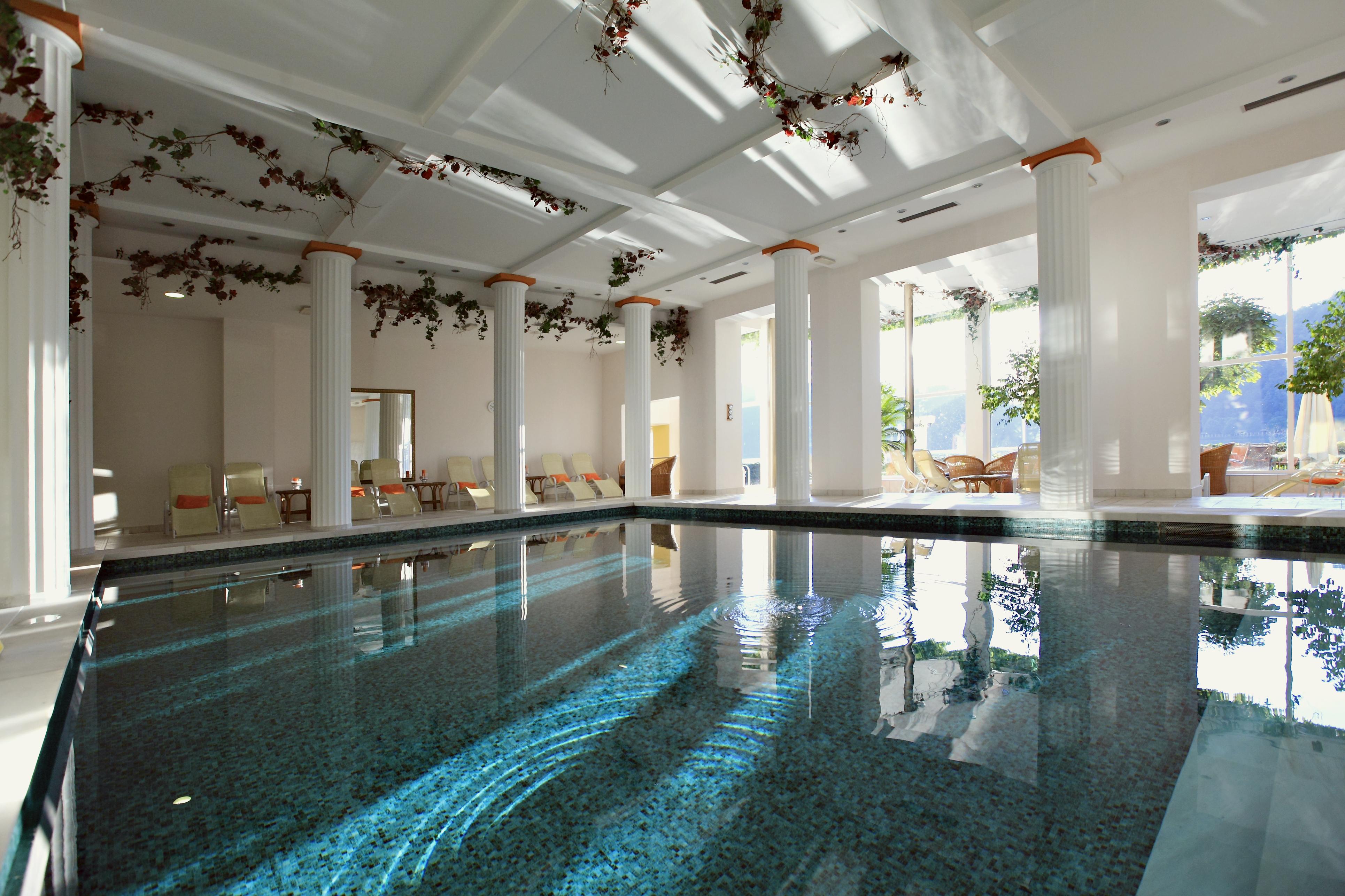 Grand Hotel Toplice - Small Luxury Hotels Of The World Μπλεντ Εξωτερικό φωτογραφία The swimming pool at the hotel