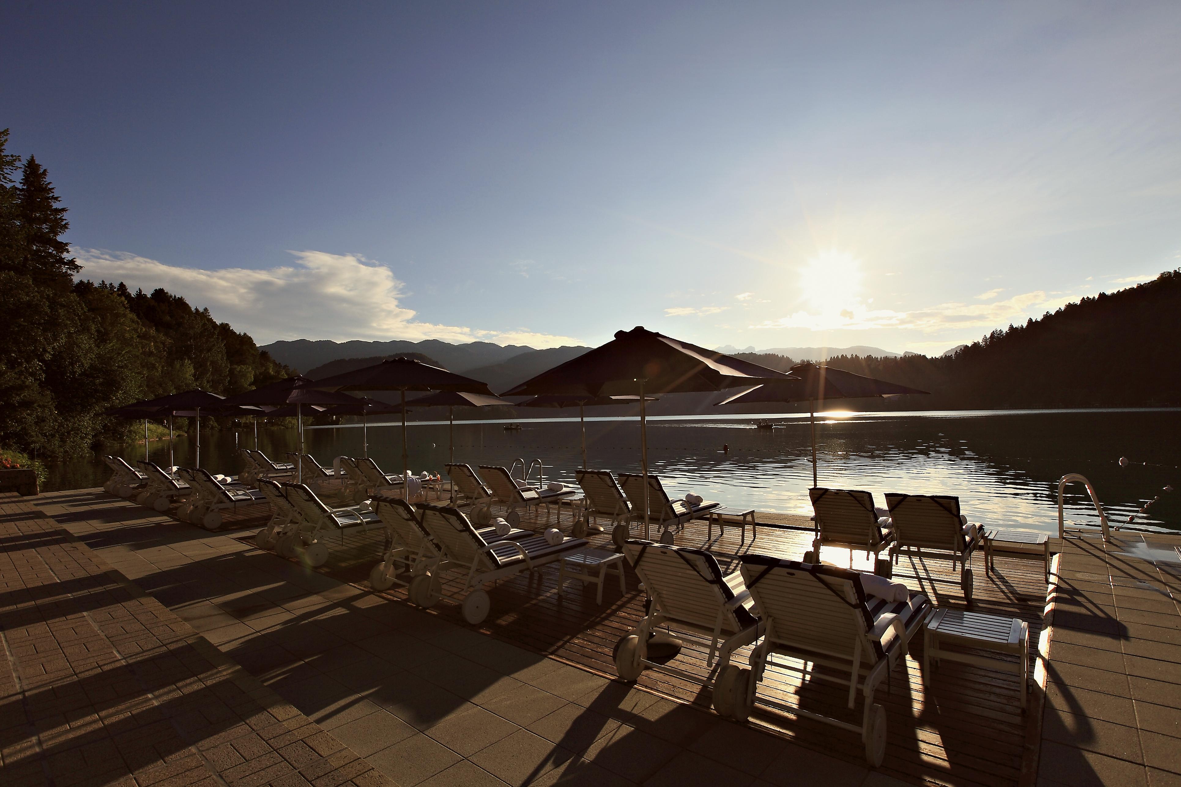 Grand Hotel Toplice - Small Luxury Hotels Of The World Μπλεντ Εξωτερικό φωτογραφία View of the lake