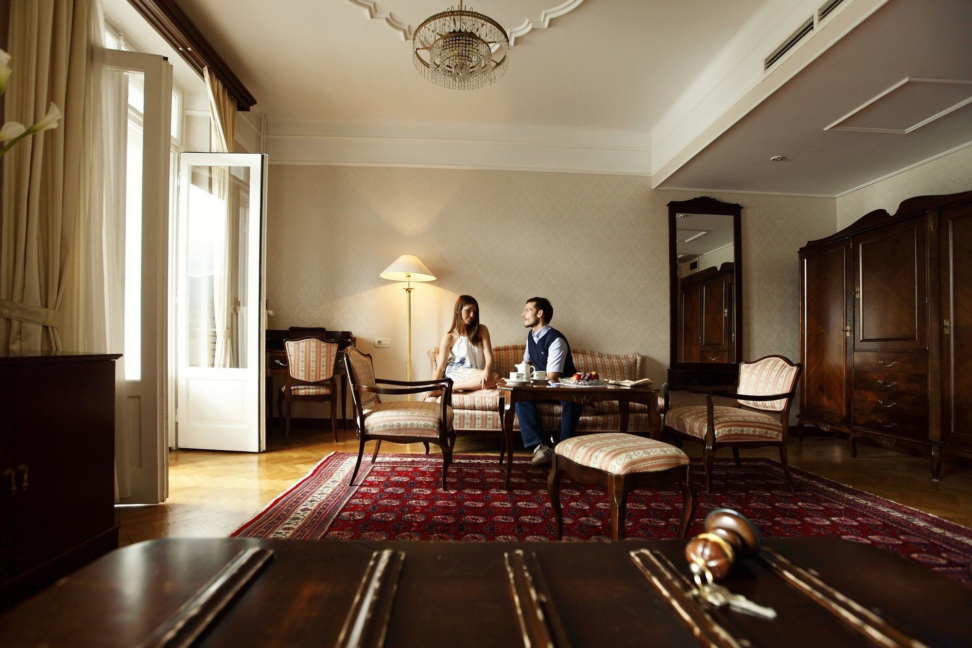 Grand Hotel Toplice - Small Luxury Hotels Of The World Μπλεντ Δωμάτιο φωτογραφία A suite at the Hotel de la Ville