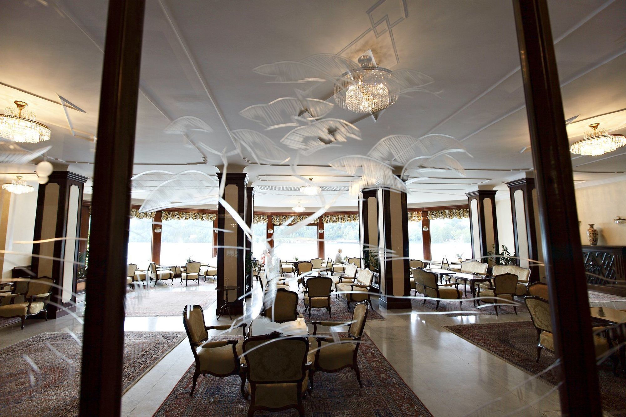 Grand Hotel Toplice - Small Luxury Hotels Of The World Μπλεντ Εστιατόριο φωτογραφία The lobby